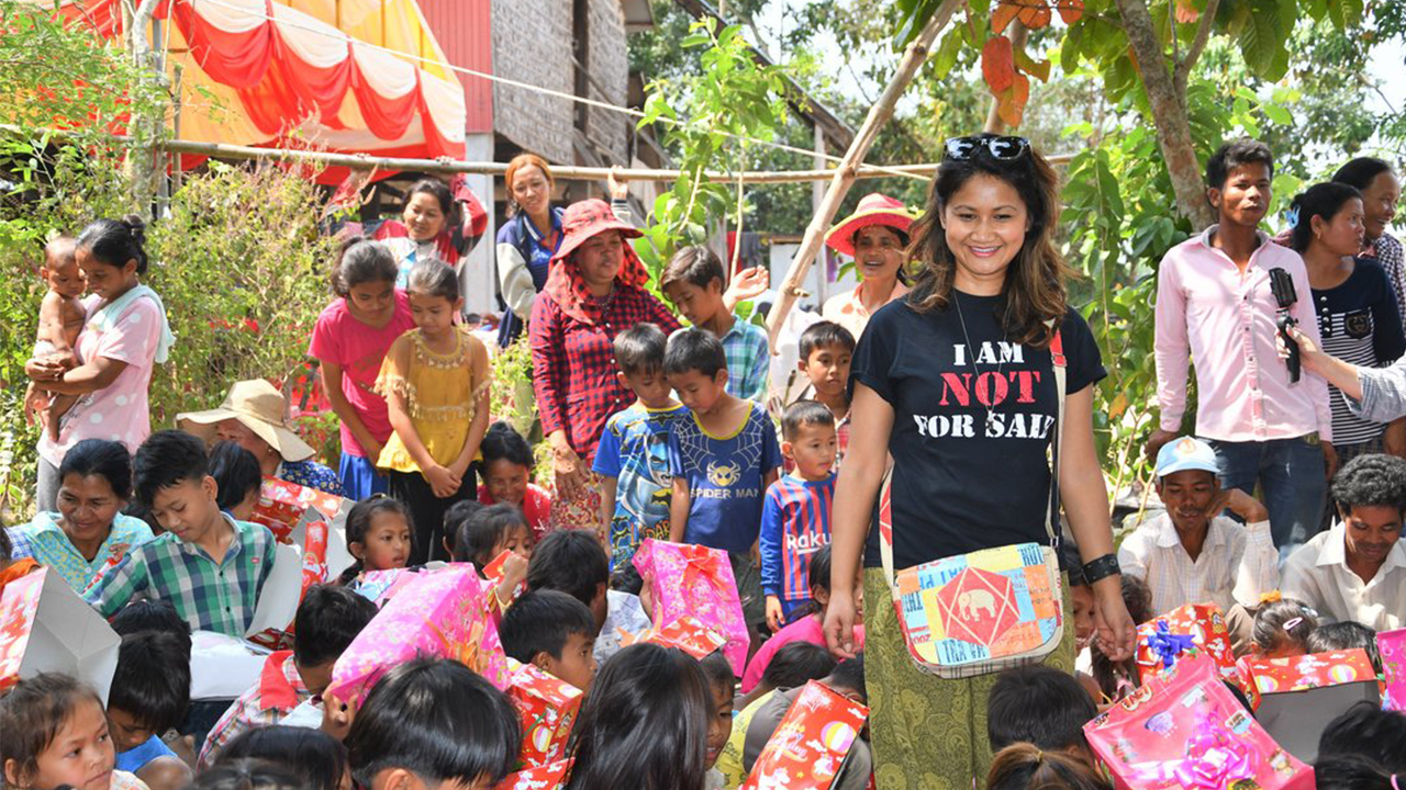 Global Fashion Mission Founder Malyneath Vong Visits LA Campus To Speak About Fair Trade and Sustainability