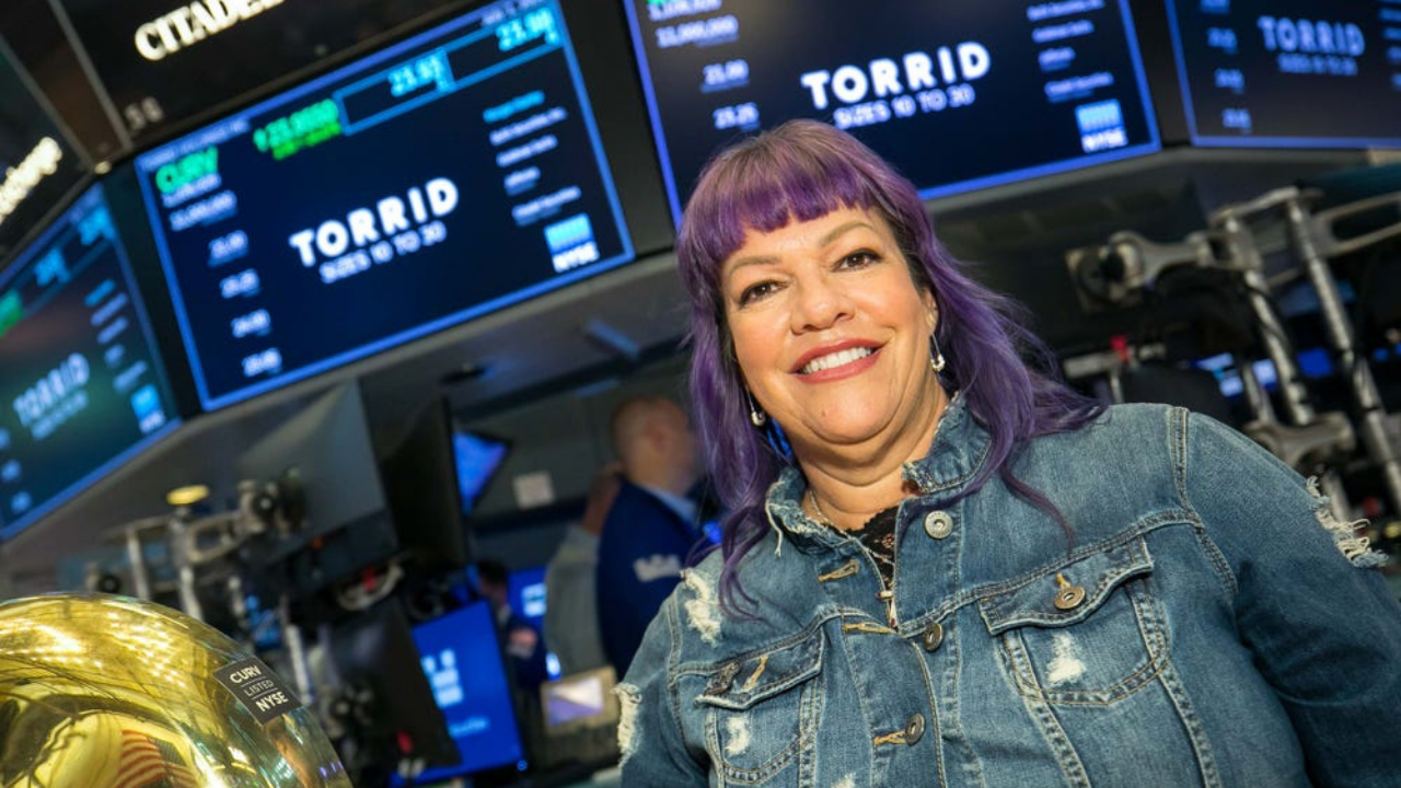 FIDM Grad and Torrid CEO Liz Muñoz Rings Closing Bell at NY Stock Exchange