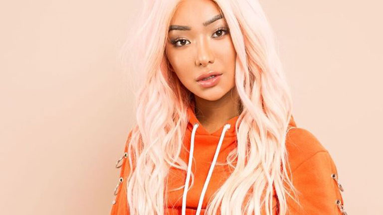 Nikita Dragun foresees Jaclyn Cosmetics' lipstick issues all the way from  2017 : r/BeautyGuruChatter